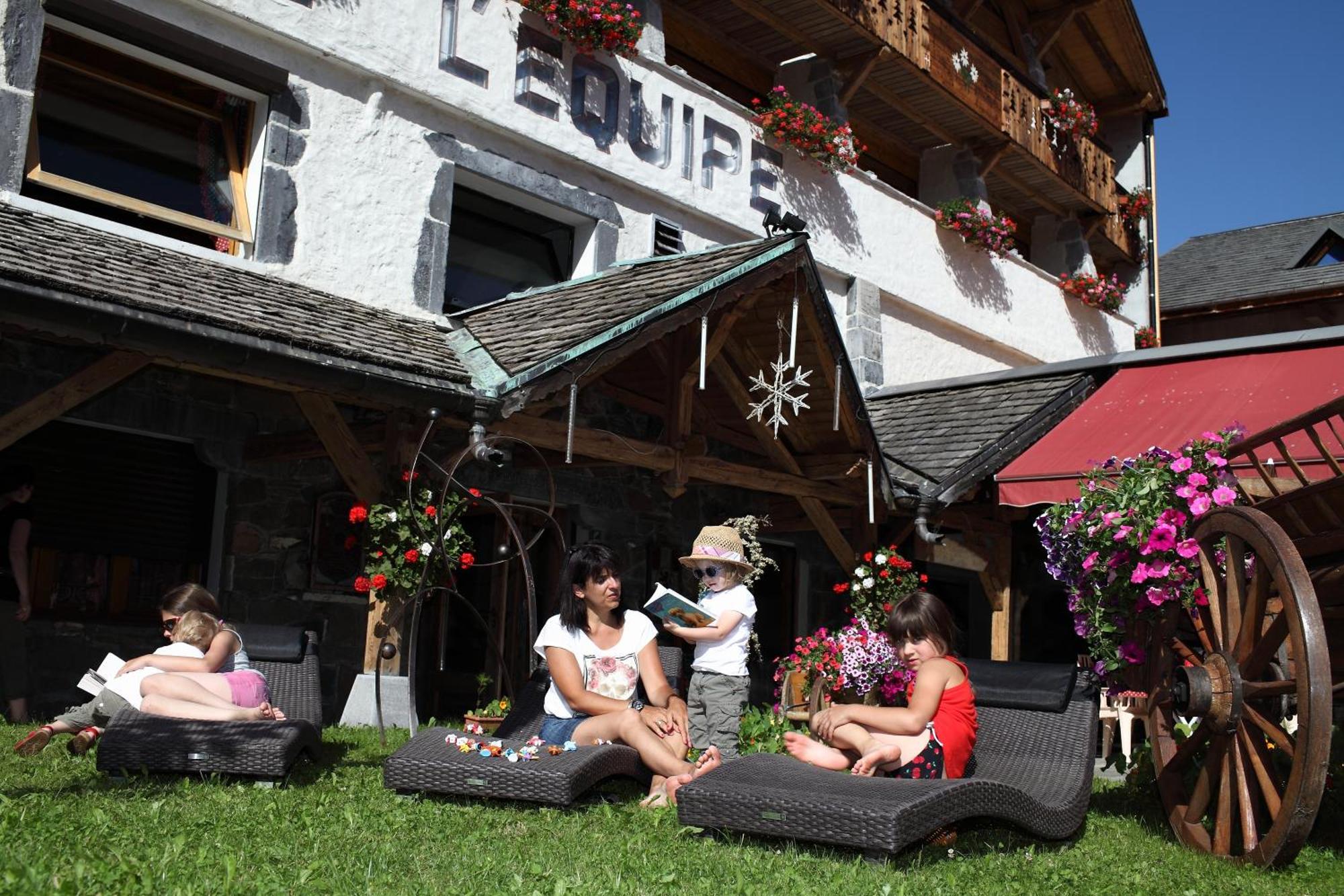 Hotel L'Equipe Morzine Exterior photo